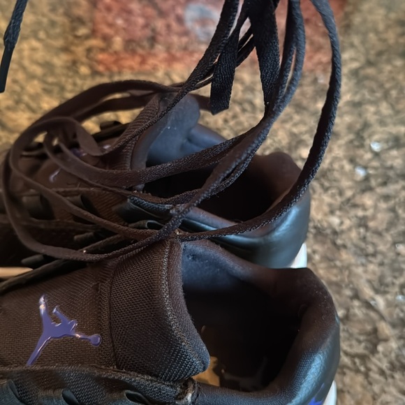 Jordan Kids Black and Blue Athletic Shoes 7Y - Picture 14 of 15